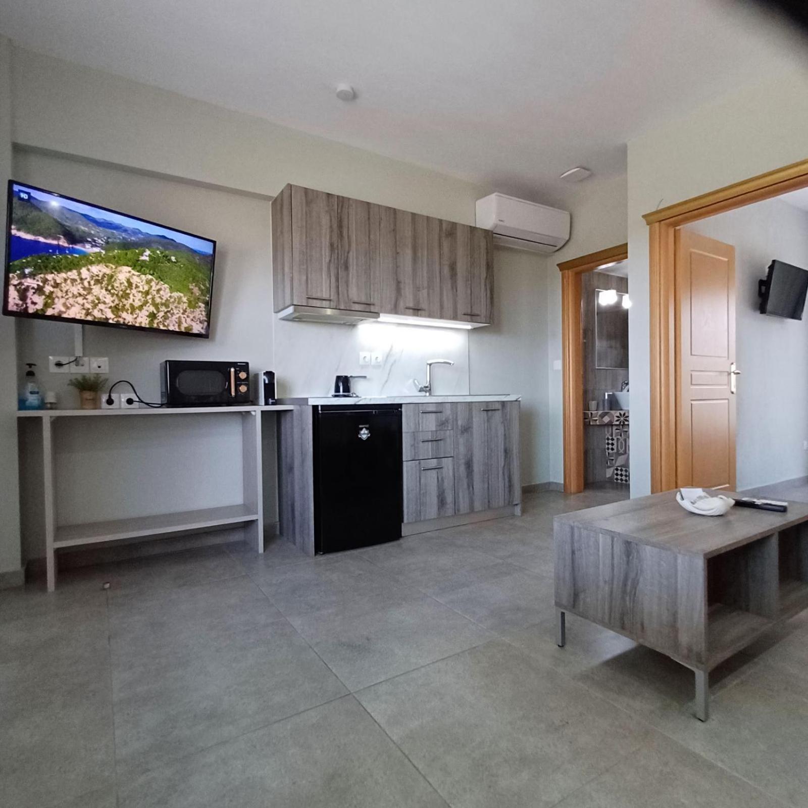 Onar By The Sea Luxurious Apartments Flogita Ngoại thất bức ảnh